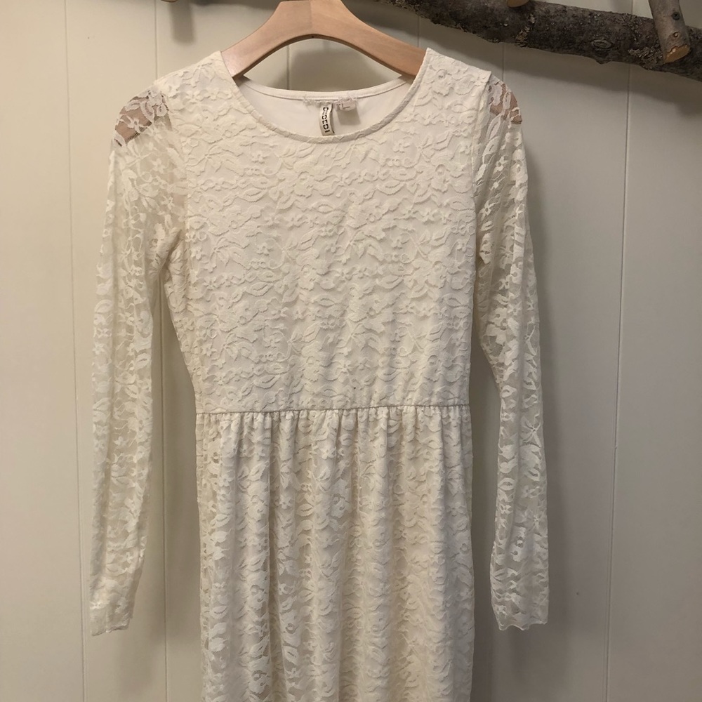 White lace dress